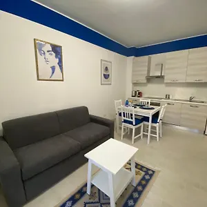 Lady Indigo San Siro Apartament