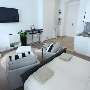 pearl-apartment-in-the-center.inbudapesthotels.com/